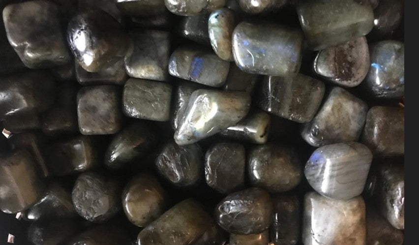AmazeU polished tumbled labradorite stones with blue and gray hues to buy tumbled labradorite stones online